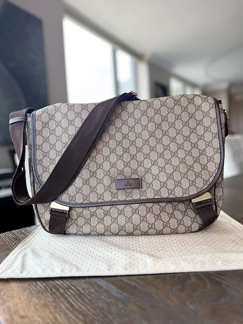 Gucci GG Supreme Canvas Large Messenger Crossbody Bag Brown Leather Trim